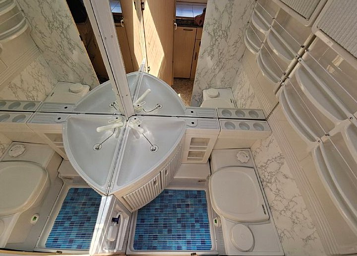 Compact bathroom