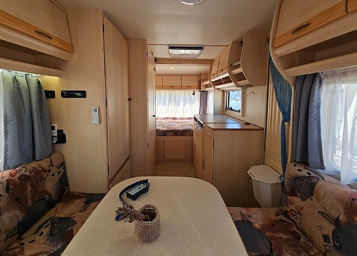 Looking through Pixi's interior
